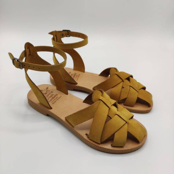 Lefkoni Closed toe leather sandal Ochra Color