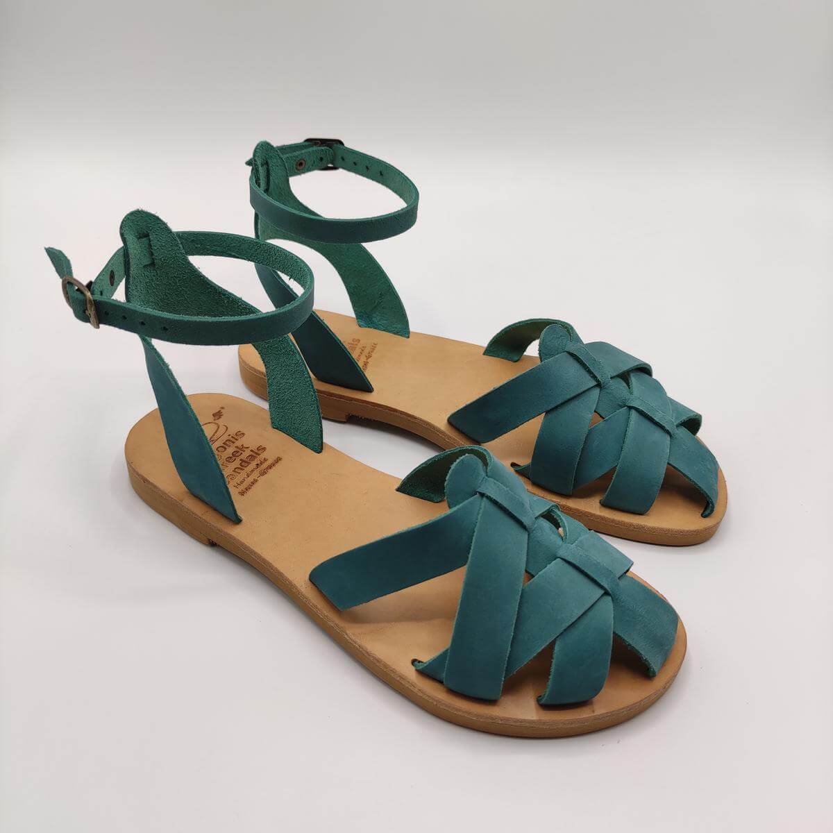 Lefkoni Closed toe leather sandal Ciel Color