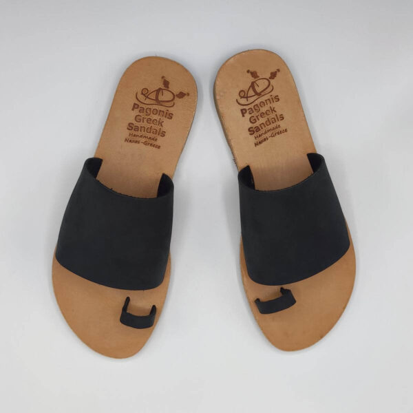 Wide strap with toe ring slides Black color